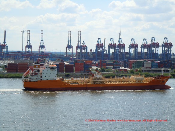Stainless Steel Tanker MT Acquamarina (12,000 DWT,  20 Segregations, Cargo Tanks, Cargo Manifolds) Hamburg Port Call in May 2014