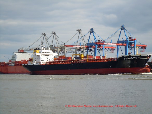 MT SEAHAKE 32,000 DWT Handysize Product Tanker built in 2003 at Lindenau
