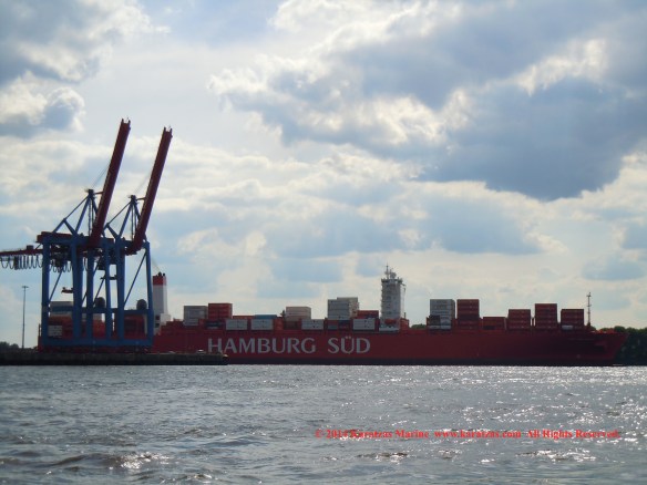 Post-panamax Containership MV 'CAP SAN MARCO' (9,700 TEU, built in 2013); Hamburg Port Call in May 2014
