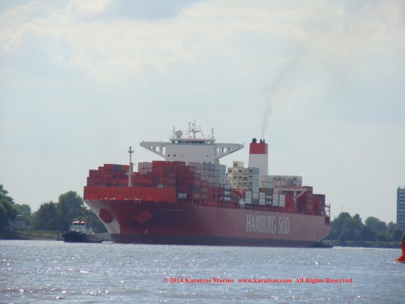 Post-panamax Containership MV 'CAP SAN MARCO' (9,700 TEU, built in 2013); Hamburg Port Call in May 2014