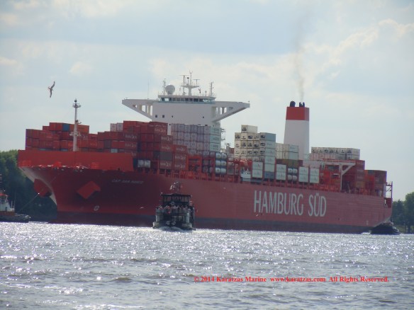 Post-panamax Containership MV 'CAP SAN MARCO' (9,700 TEU, built in 2013); Hamburg Port Call in May 2014