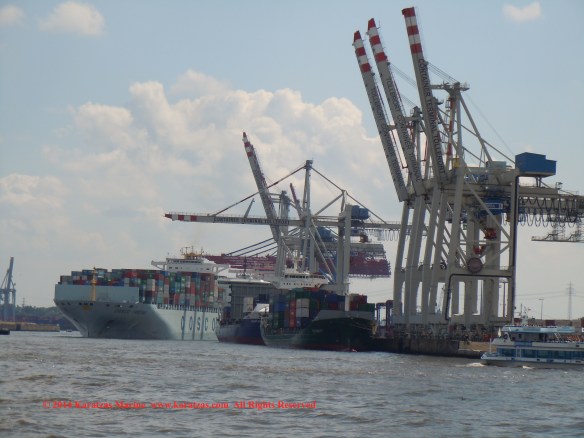 MV 'COSCO YANTIAN' 9,500 TEU Post-panamax containership built in 2006; Hamburg 2014