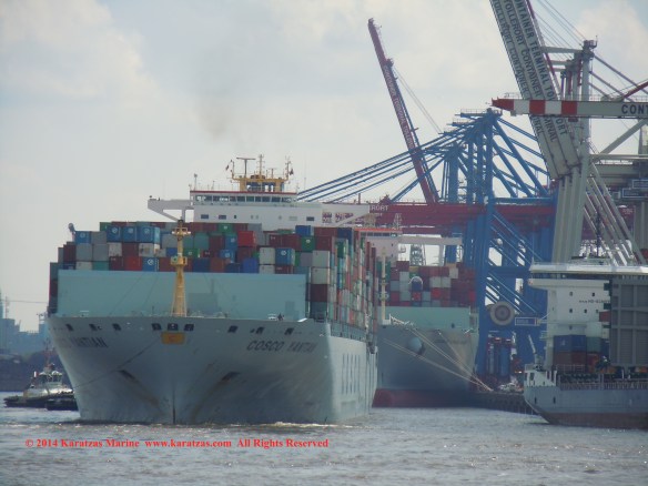 MV 'COSCO YANTIAN' 9,500 TEU Post-panamax containership built in 2006; Hamburg 2014