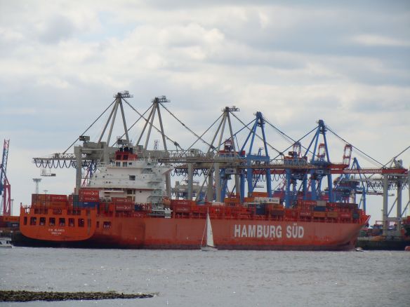 MV 'RIO BLANCO' (5,905 TEU, Post-panamax, fully-cellular Containership, built in 2009)