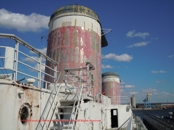 Ocean Liner built in 1952, SS 'United States' - Great visual: Chimneys