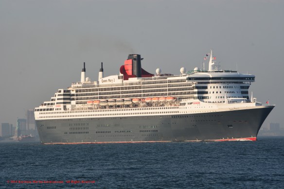 MV QUEEN MARY 2_5 w STATUE OF LIBERTY